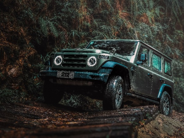 212 SUV: A New Era of Off-road Legend
